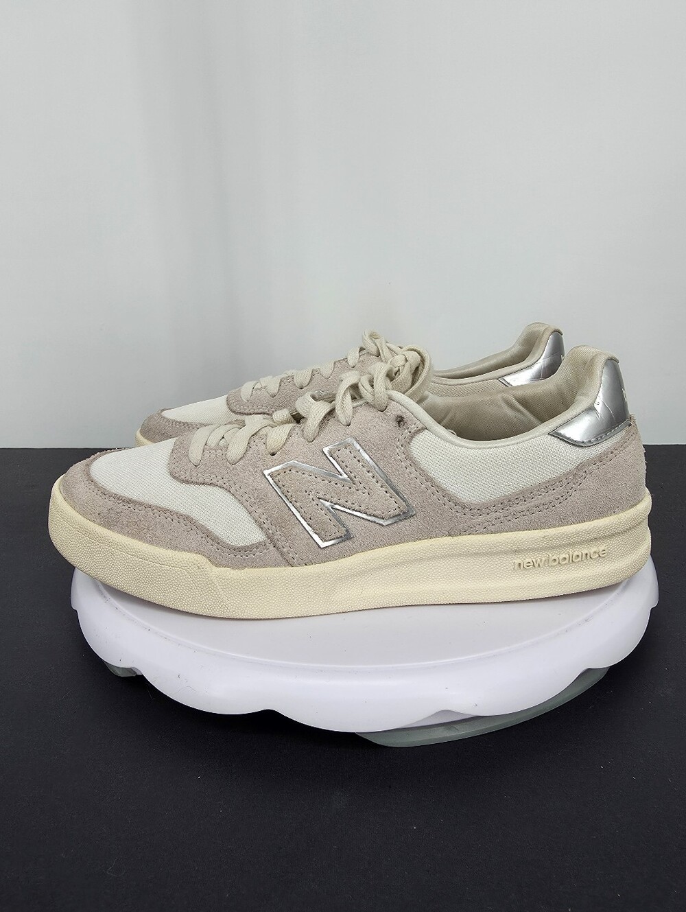New Balance WRT300G2 Womens 8.5 B Gray Suede Retro Court Shoes Sneakers Silver